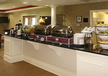 Fairfield By Marriott & Airport Hotel