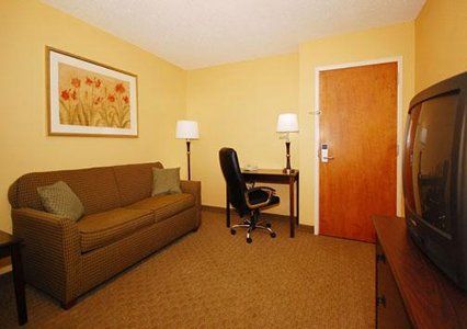 Fairfield By Marriott & Airport 2*