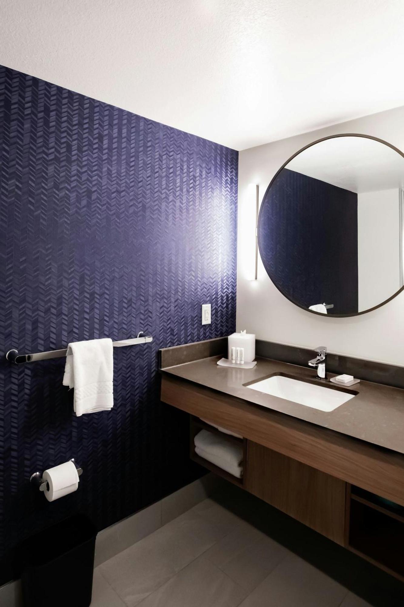 Hotel Fairfield By Marriott & Airport