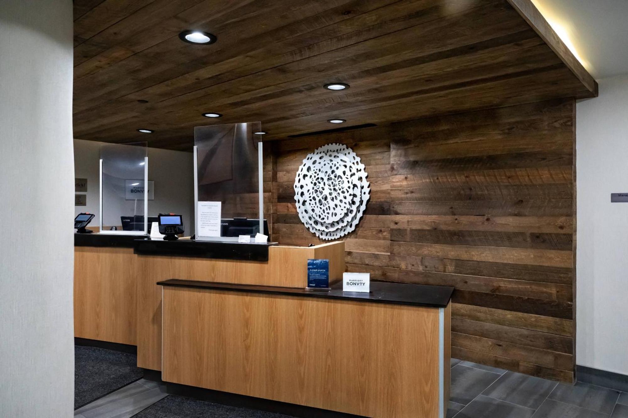Fairfield By Marriott & Airport Louisville