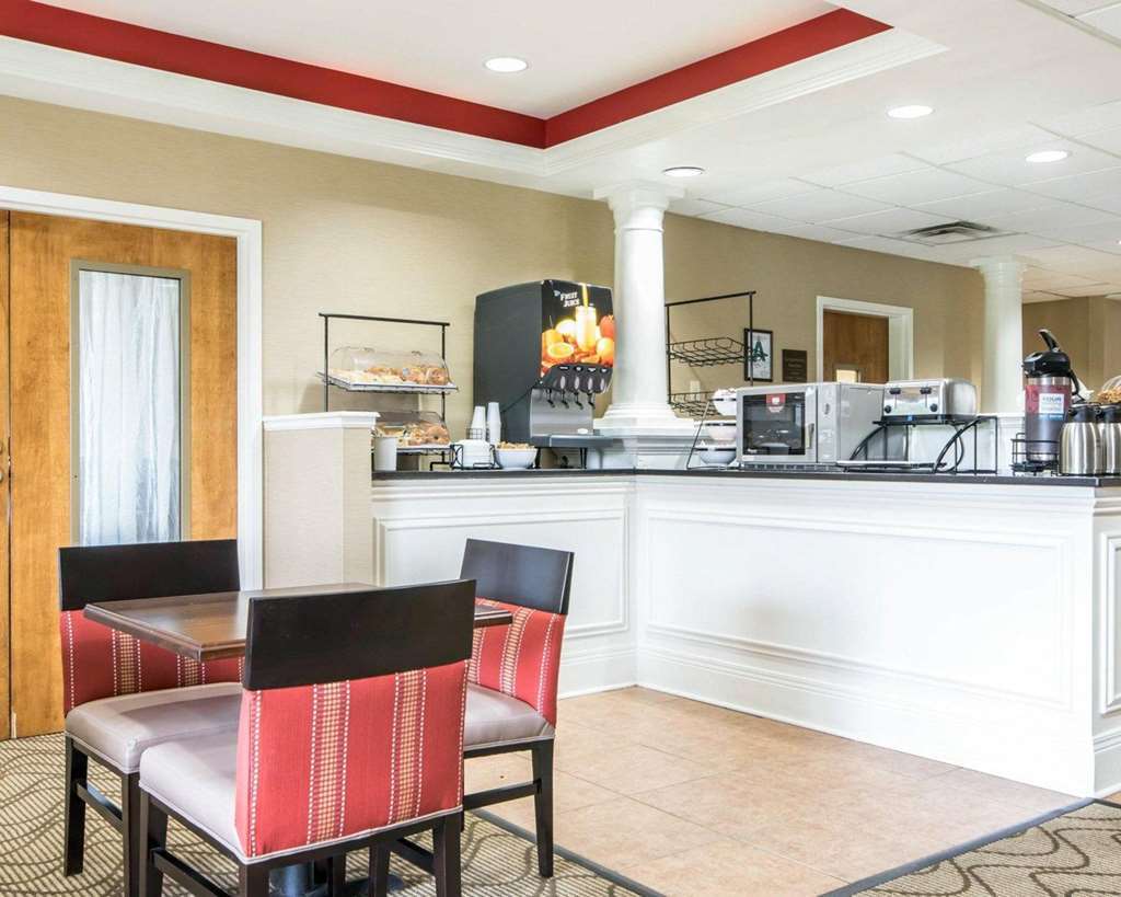 Fairfield By Marriott & Airport Hotel